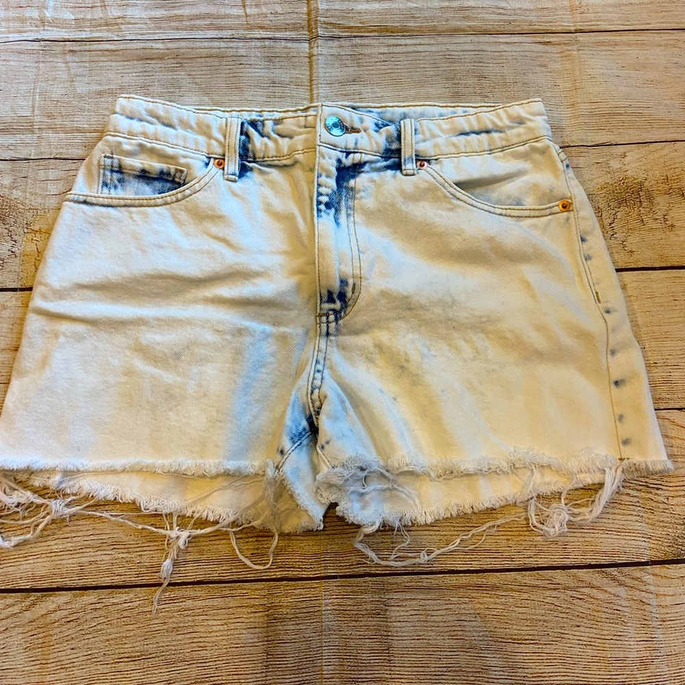 Women’s size 8 High rise shorts.